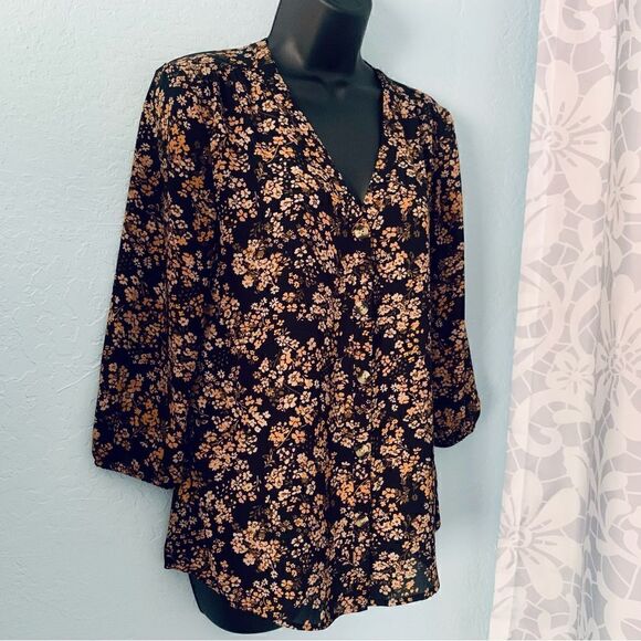 Maurices Black & Gold Floral V-Neck Button Down Blouse Size Small - Picture 2 of 8